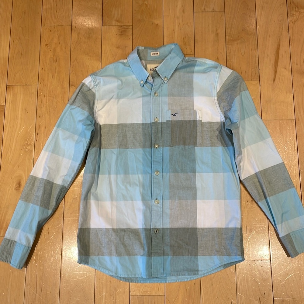 Men’s Hollister dressshirt Sm. gently worn, baby blue/grey/white large checker